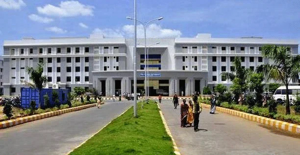 40-Acre Campus (5 Floors, 2.8 Lakh Sq Ft)