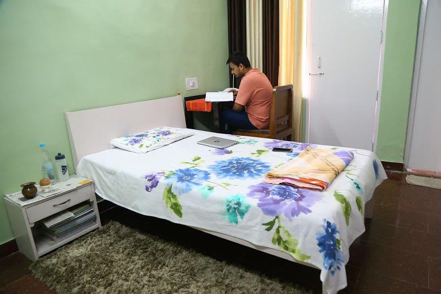 Hostels (Boys and Girls)
