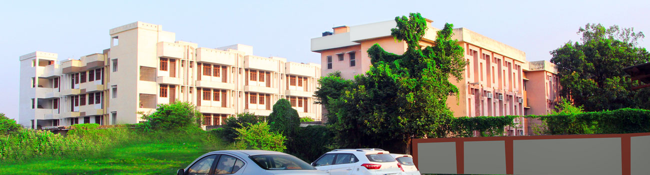 UG Hostels (Boys: 453 rooms, Girls: 151 rooms)