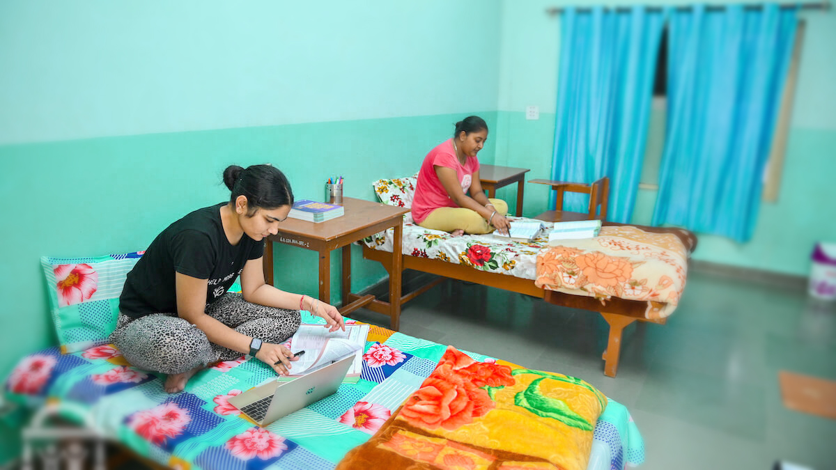 Girls' Hostel (Off-Campus)