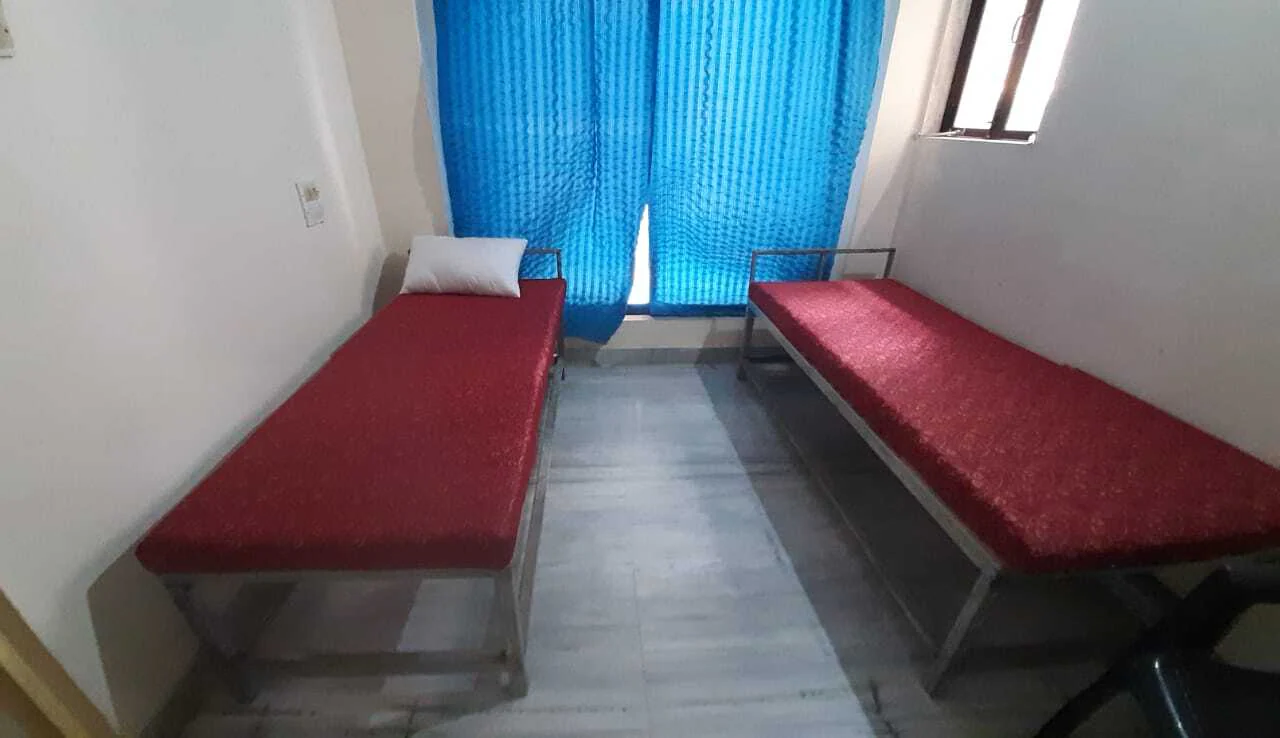 Hostels (Boys & Girls)