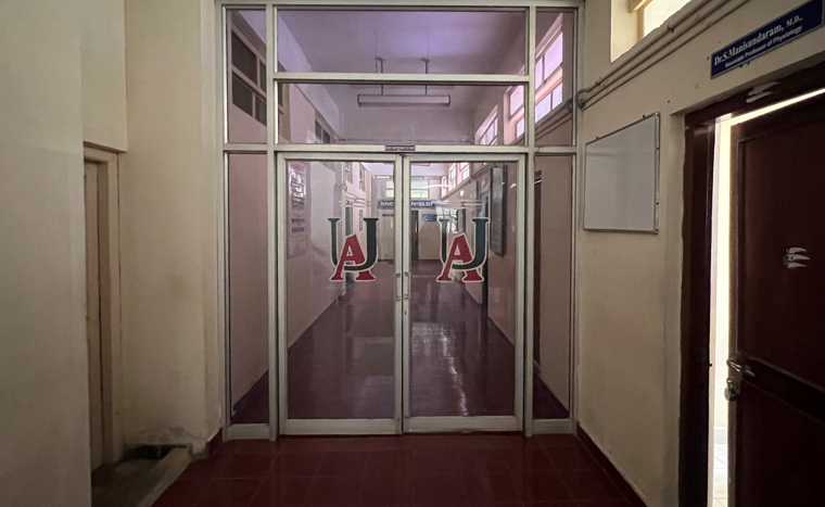 1,400-Bed Teaching Hospital with 17 AC OTs