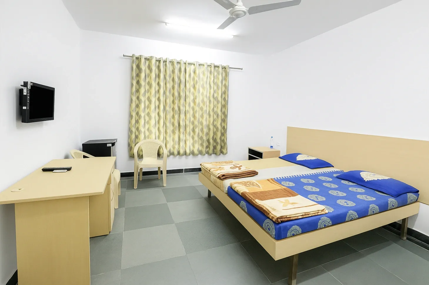 Hostels (Boys & Girls)