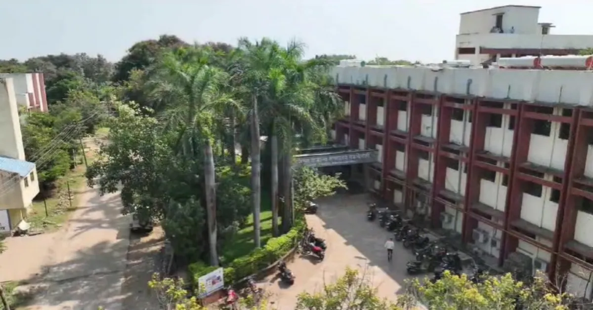 Current Campus — Govt. Science College, Chamorshi Road