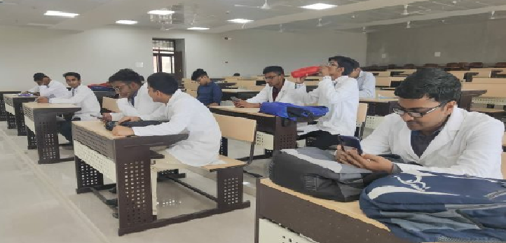 Spacious Classrooms, Lecture Halls, Examination Halls, Demonstration Rooms