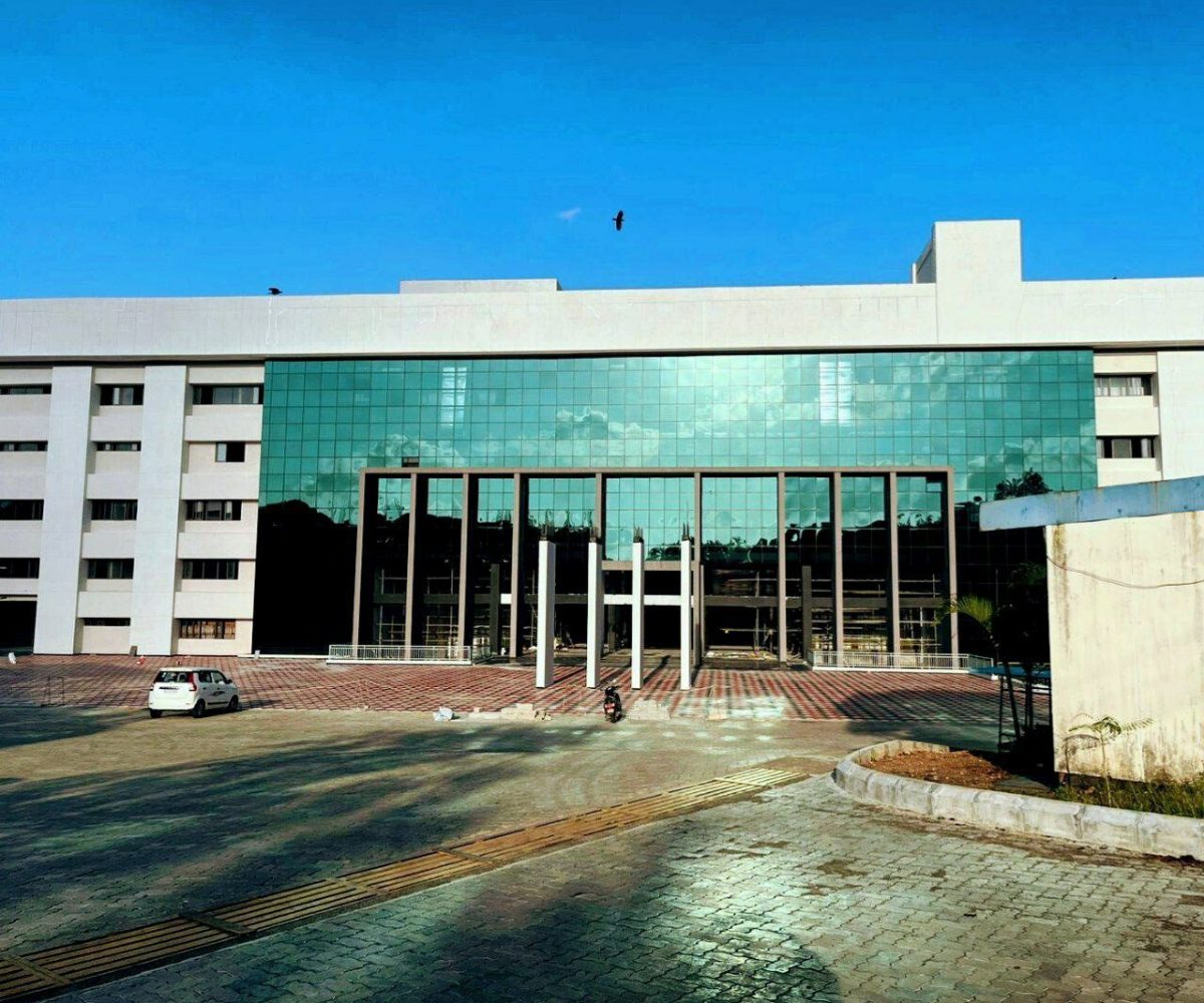 700-Bed Government Teaching Hospital