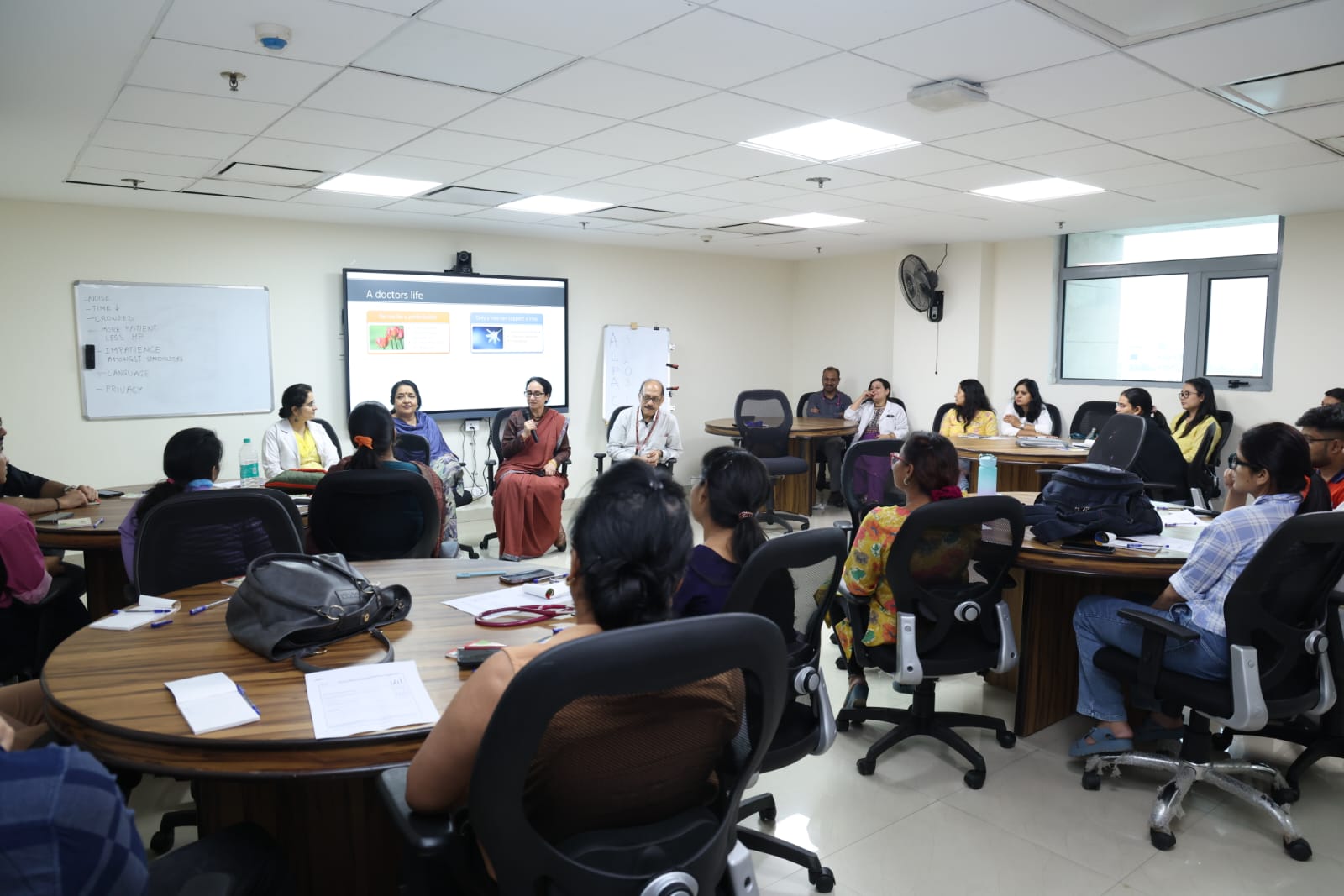 Modern Lecture Theatres & Modular Laboratories