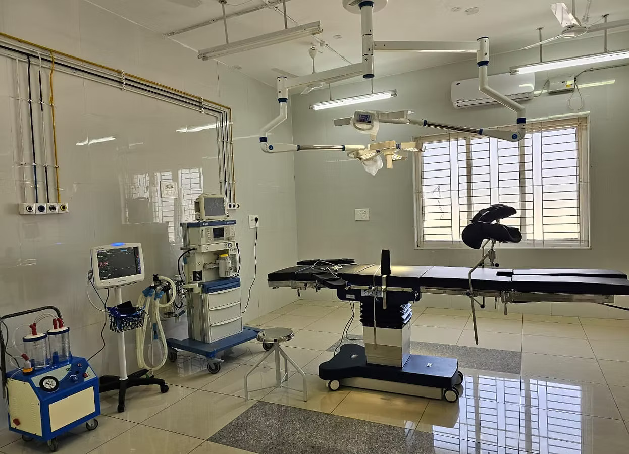 700-Bed Teaching Hospital (Six Floors)