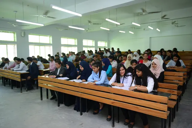 Technology-Infused Gallery Lecture Halls