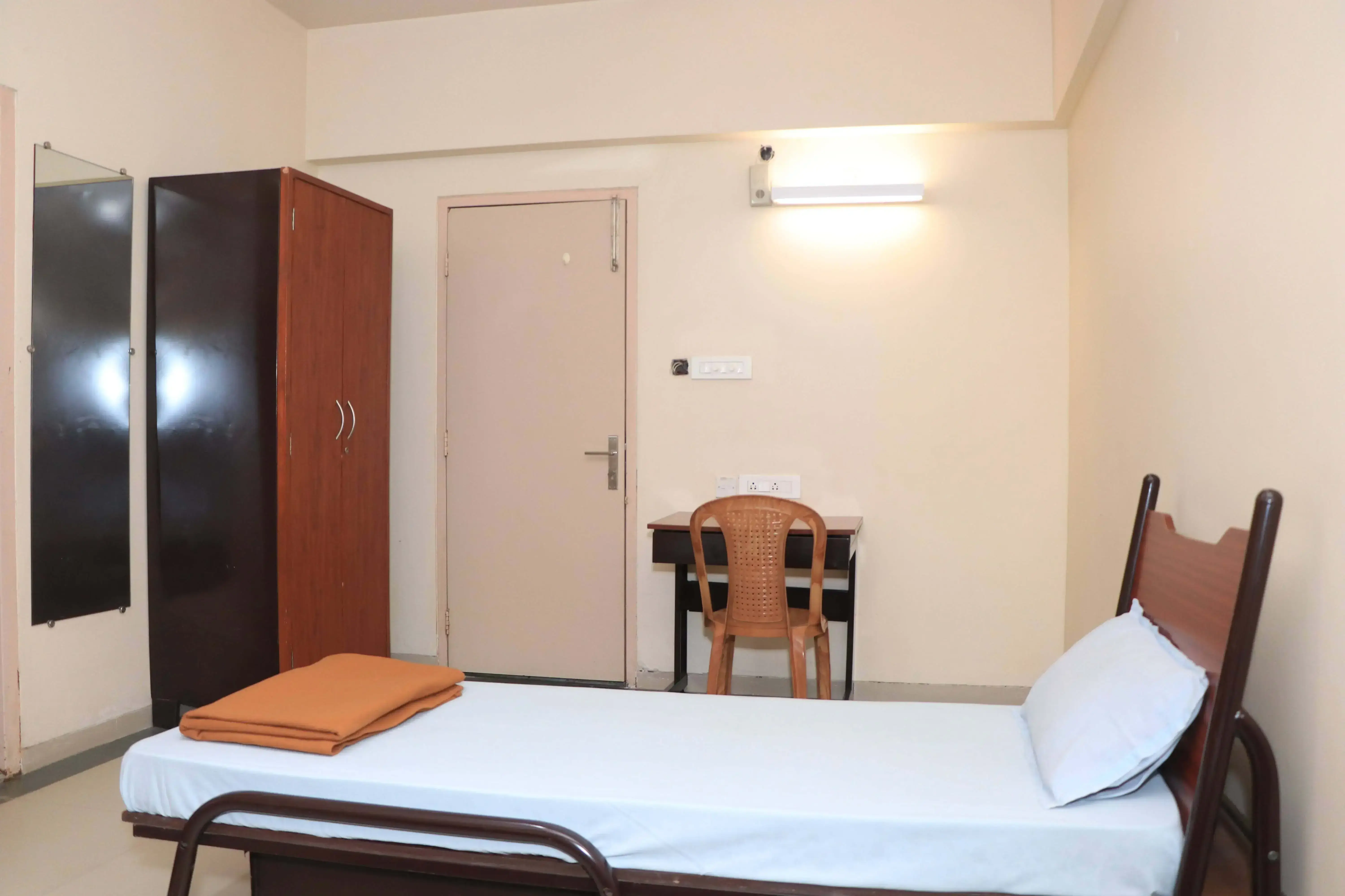 Hostels (Boys & Girls)