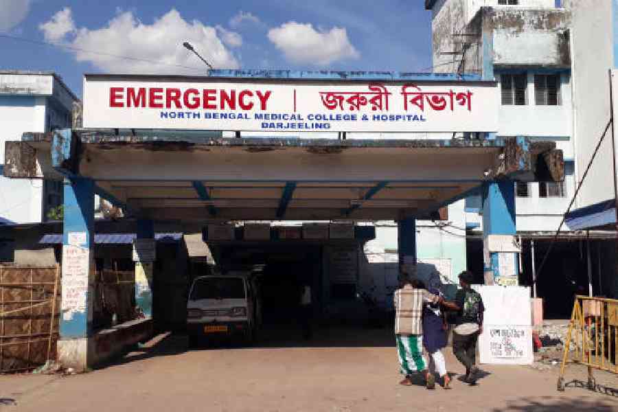 1,500-Bed Hospital (Largest in North Bengal, 24x7 Emergency + VRDL)