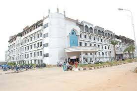 26-Acre Campus with 275 Faculty