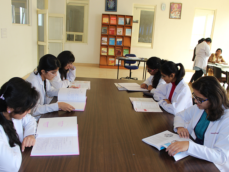 Central Library (2,408 sqm – Fully AC)