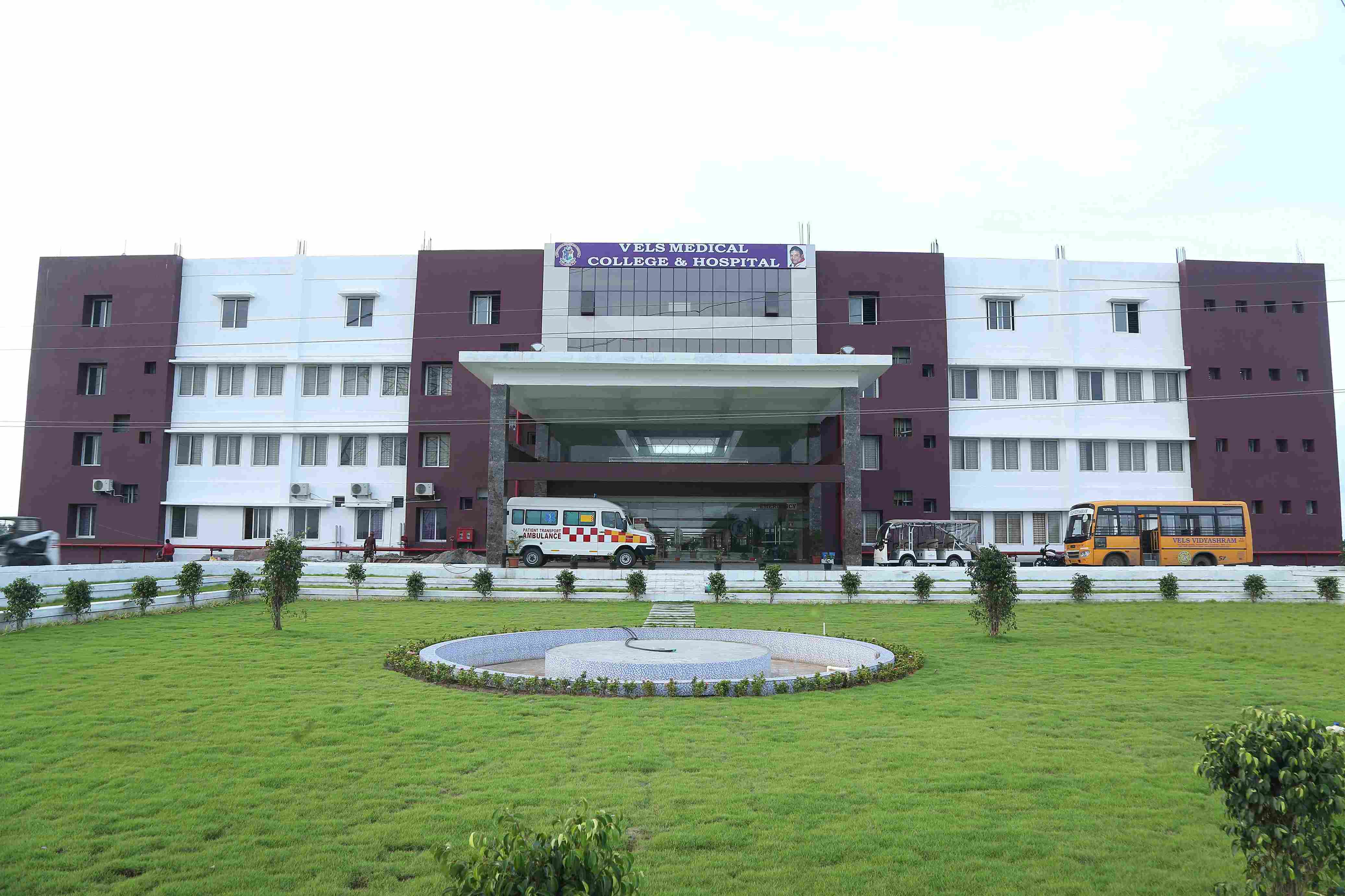 34-Acre Serene Campus (Smart Classrooms, Labs, Library)