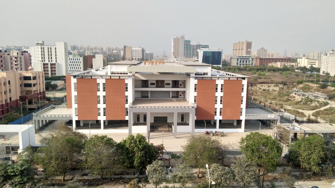 Central Location ā Sector 62, Noida
